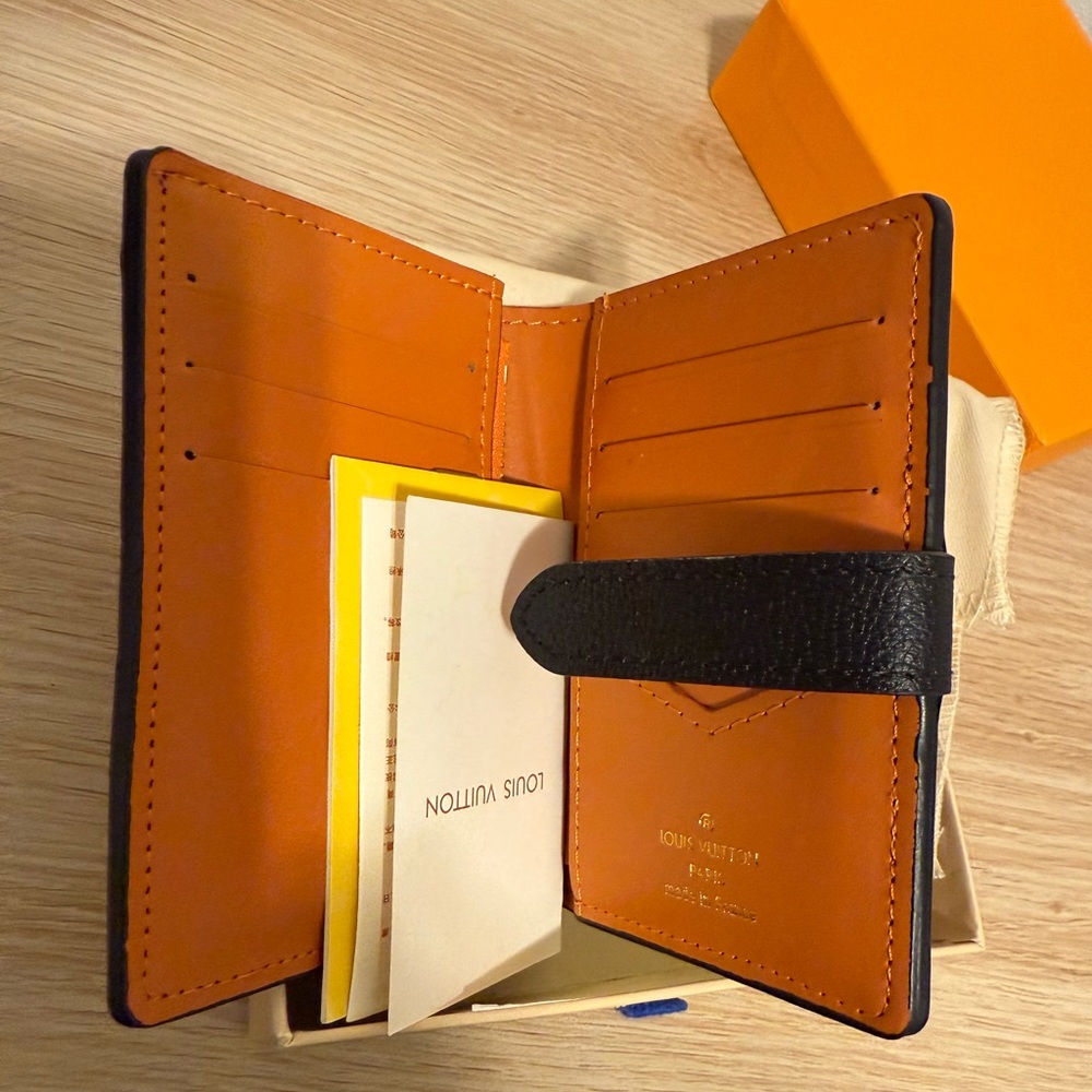 Louis Vuitton Black and Gold Card Holder - Picture 2 of 3